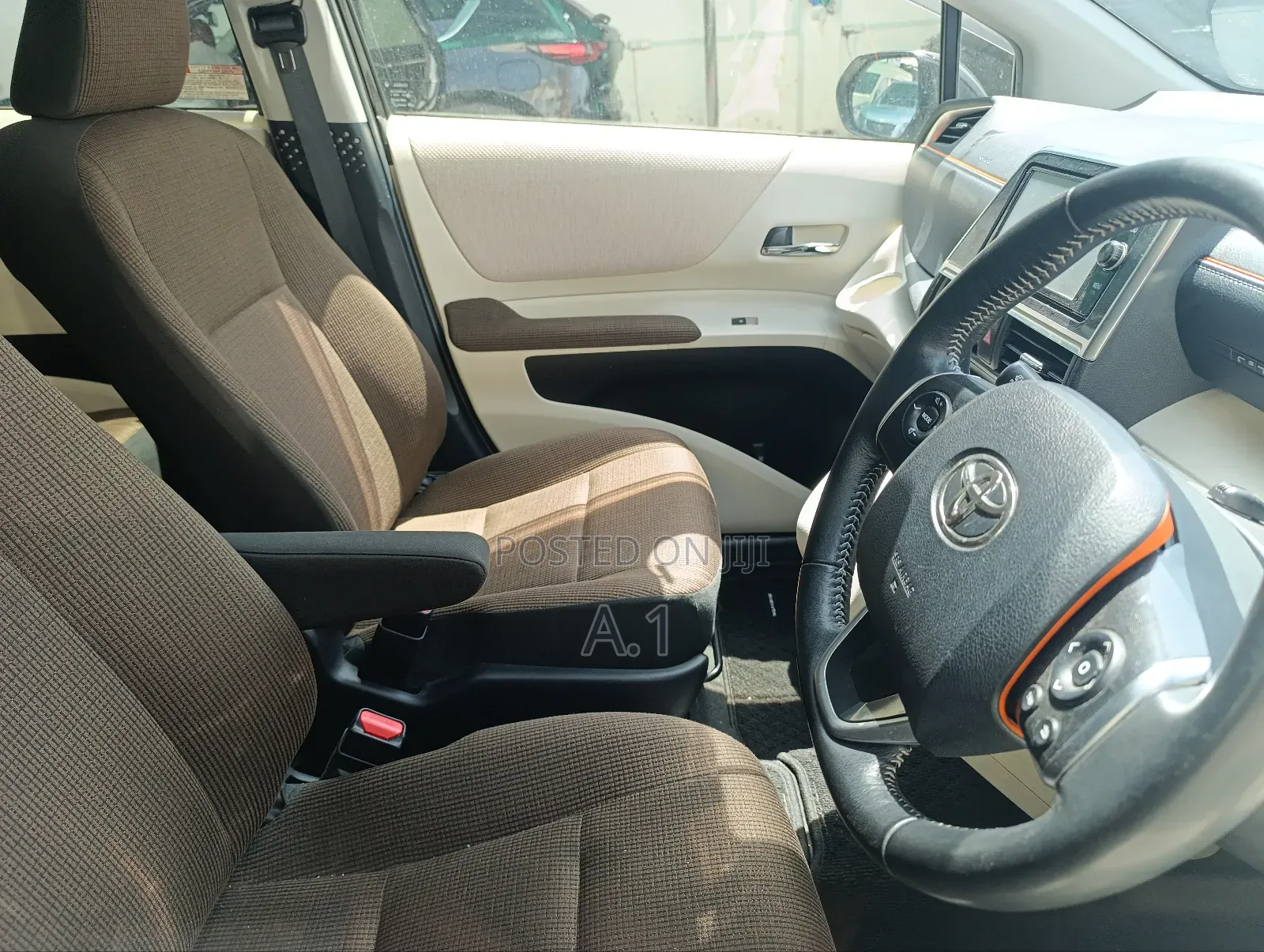 Toyota Sienta 1.5 FWD 2018 Brown
