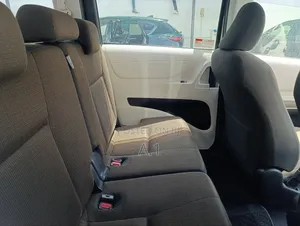 Toyota Sienta 1.5 FWD 2018 Brown