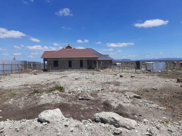 Prime 40x80 Plot in Empakasi – Fast-Developing Area - main view