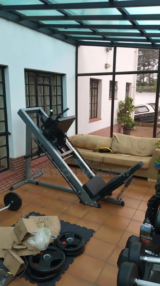 Body Solid Leg Press/ Hack Squat Machine
