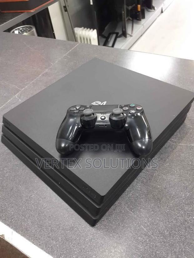 Play Station 4 Pro - main view