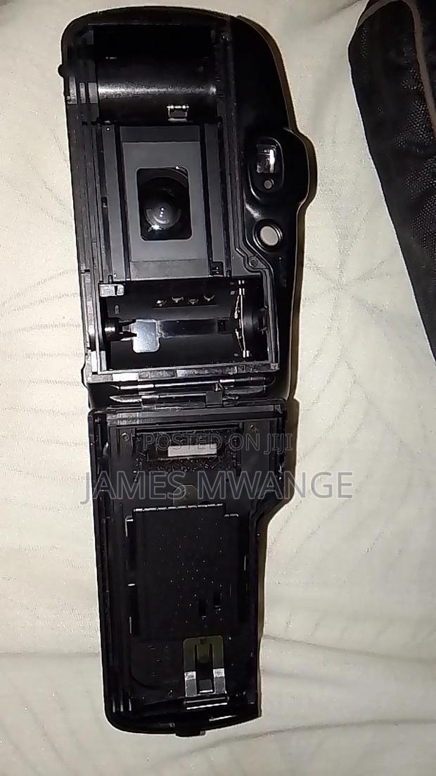 Digital Camera Used - thumbnail 3