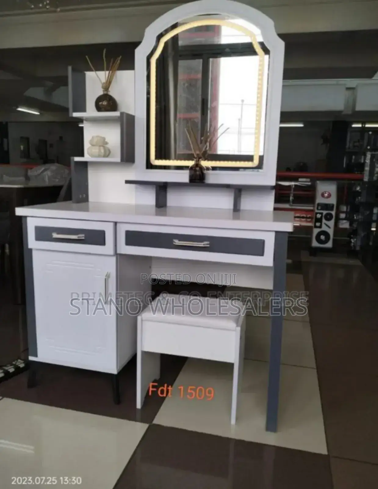 With Sliding Mirrors. New Executive Dressing Table