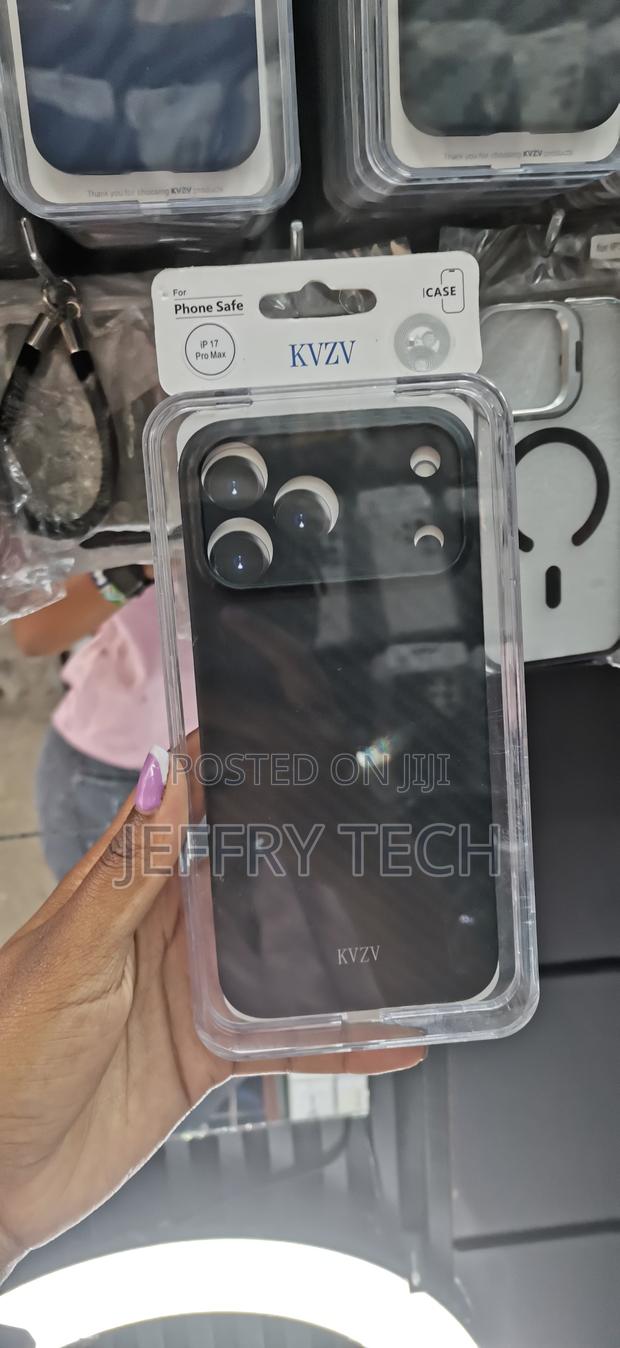 Licaxe KVZV Carbon Texture Protective Case for iPhone 17 Pro Max - main view