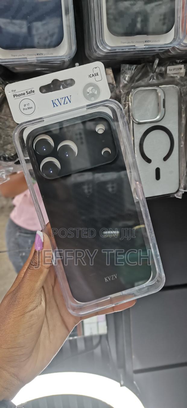 Licaxe KVZV Carbon Texture Protective Case for iPhone 17 Pro Max - thumbnail 3