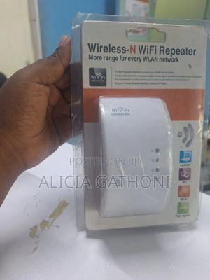 Curved Wireless _N Wifi Repeater - main view