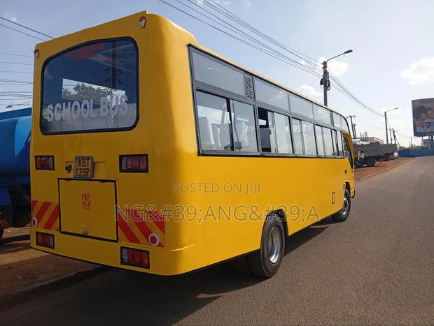 Isuzu NQR 2012 Yellow - thumbnail 9