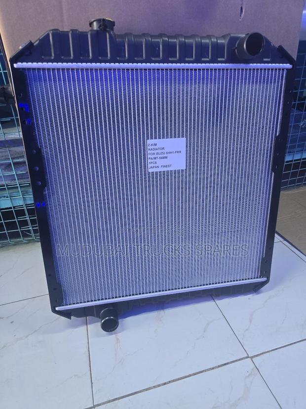 Isuzu Frr33 6hh1 Plastic Tank Radiator Assy