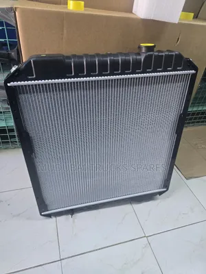 Isuzu Frr33 6hh1 Plastic Tank Radiator Assy