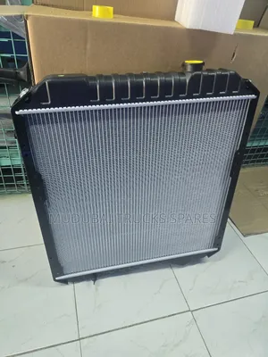 Isuzu Frr33 6hh1 Plastic Tank Radiator Assy