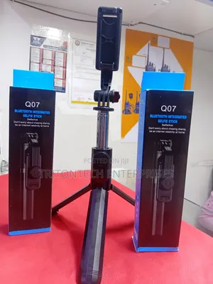 Q07 Bluetooth Integrated Selfie Stick