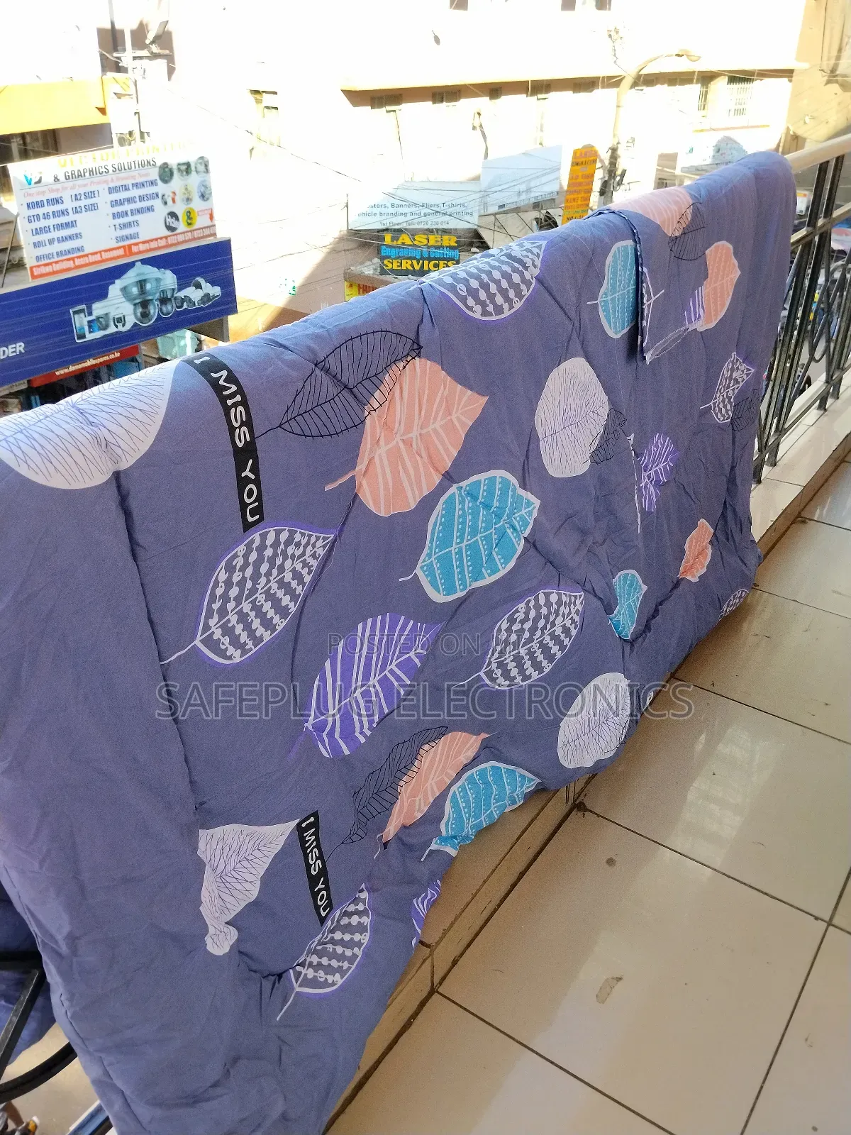 Floral Duvet Set - Unbinded Design!