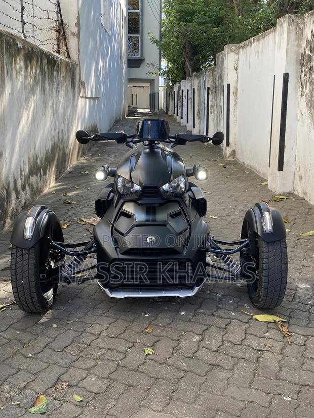 Can-Am 2019 Black - main view