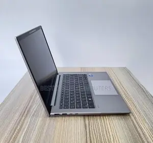 Laptop HP ZBook Firefly 16 G10 16GB Intel Core i7 SSD 512GB