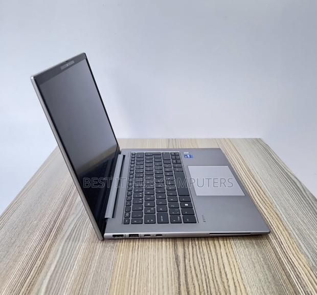 Laptop HP ZBook Firefly 16 G10 16GB Intel Core i7 SSD 512GB - thumbnail 2