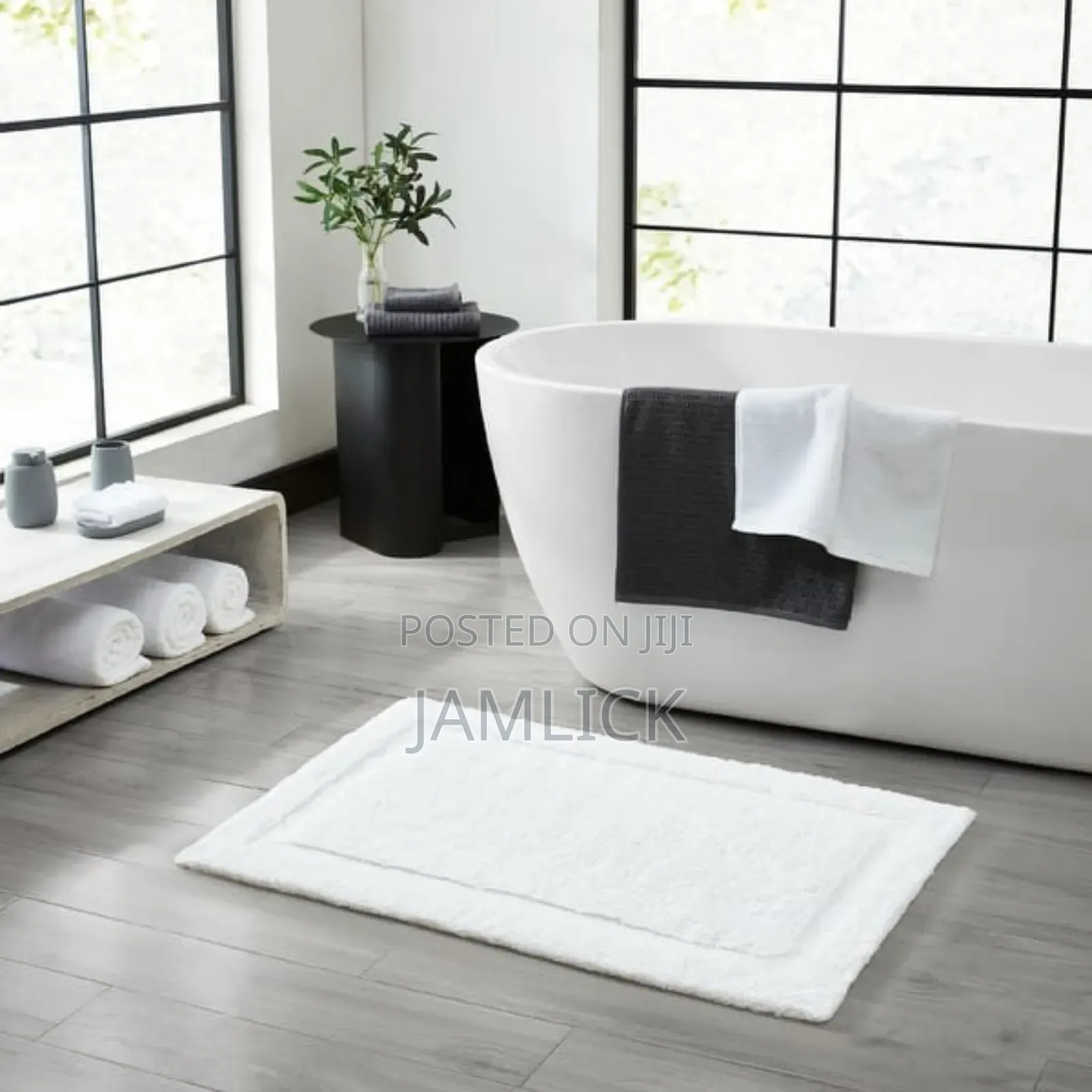 Bathroom/Home Hotel Quality Bath Mat – White - Cl