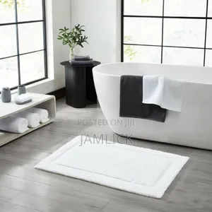 Bathroom/Home Hotel Quality Bath Mat – White - Cl