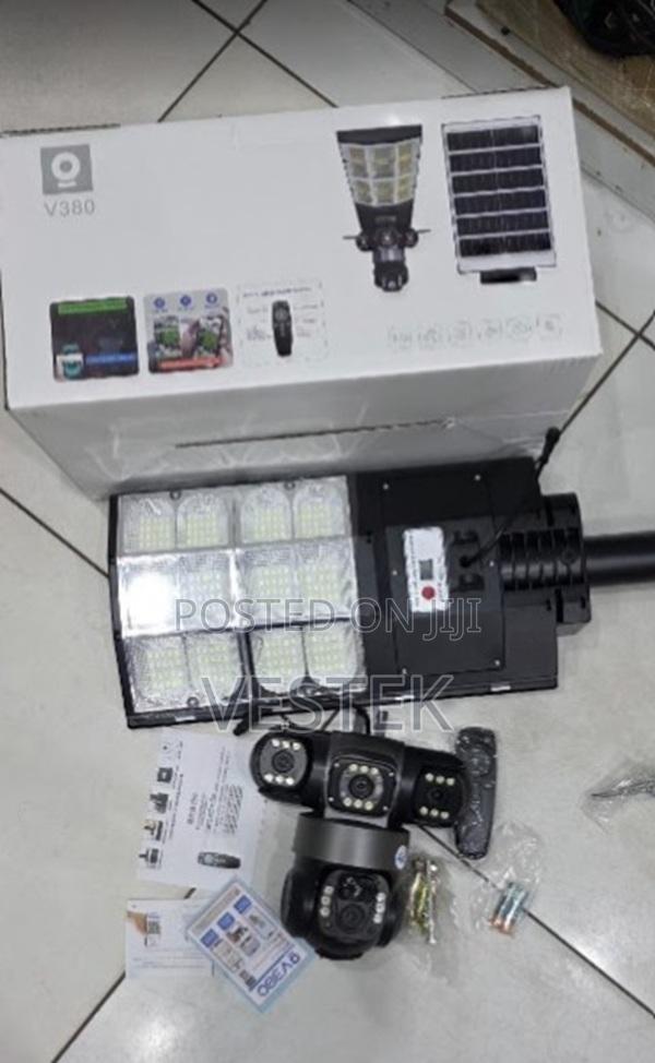 Solar Powered Outdoor 4g Camera With Led 180w Floodlight Mobile App