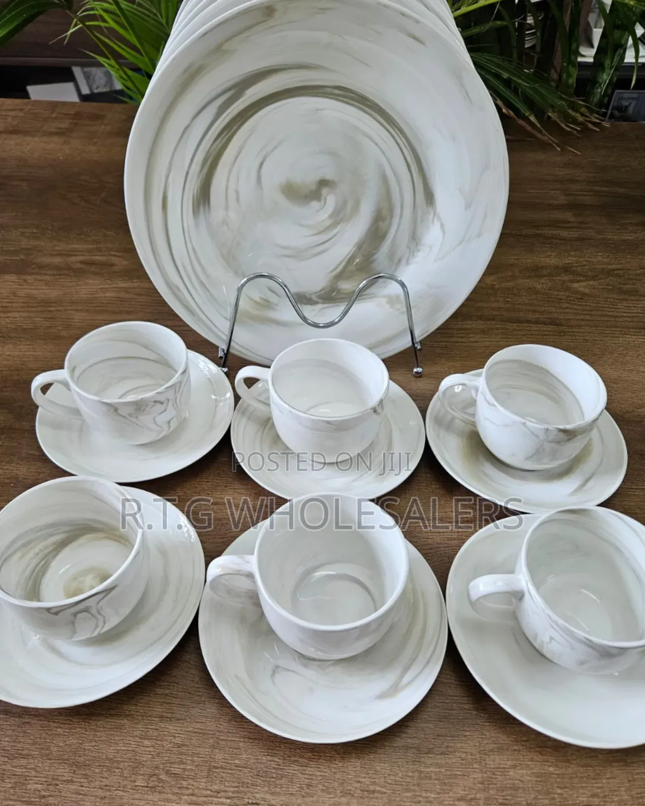 18-Piece Ceramic Dinner Set – Plates Coffee Cups