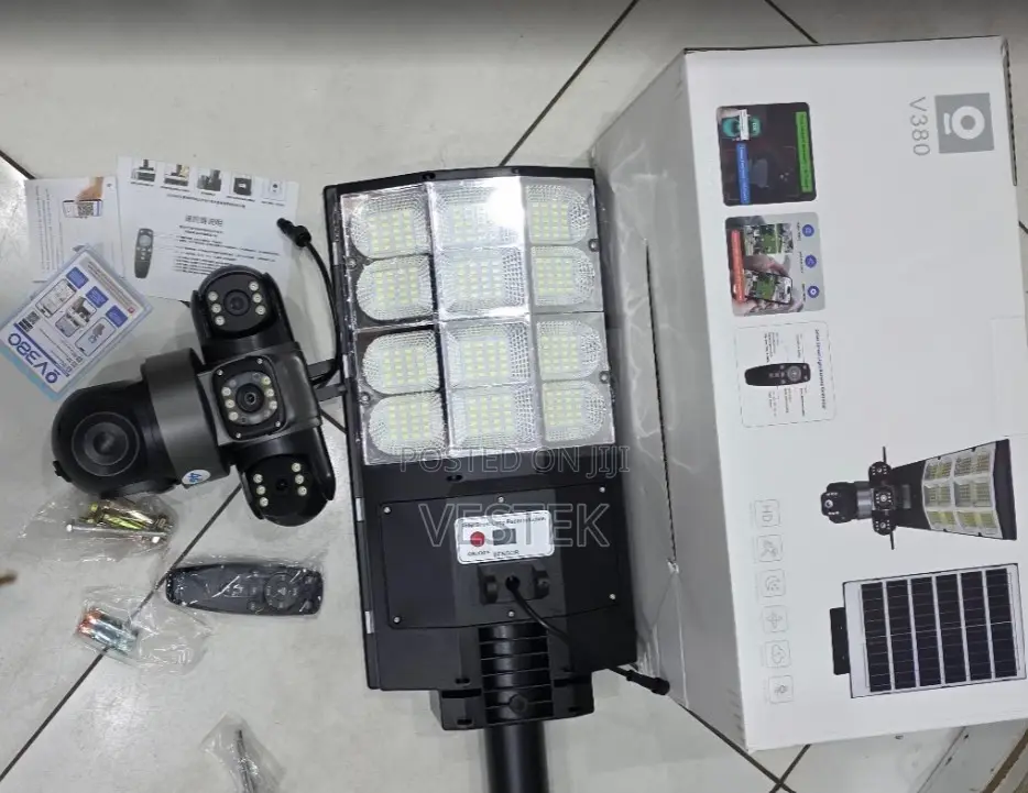 Triple Lens 4g Solar CCTV Camera With 180w Street Light Floodlight