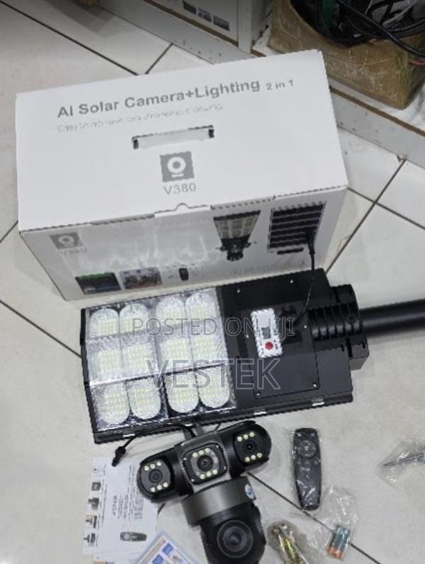 180w Solar Floodlight 4g Triple Lens PTZ Camera-3 Lenses