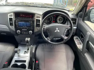 Mitsubishi Pajero V80 3.2 DI-D 2018 Black