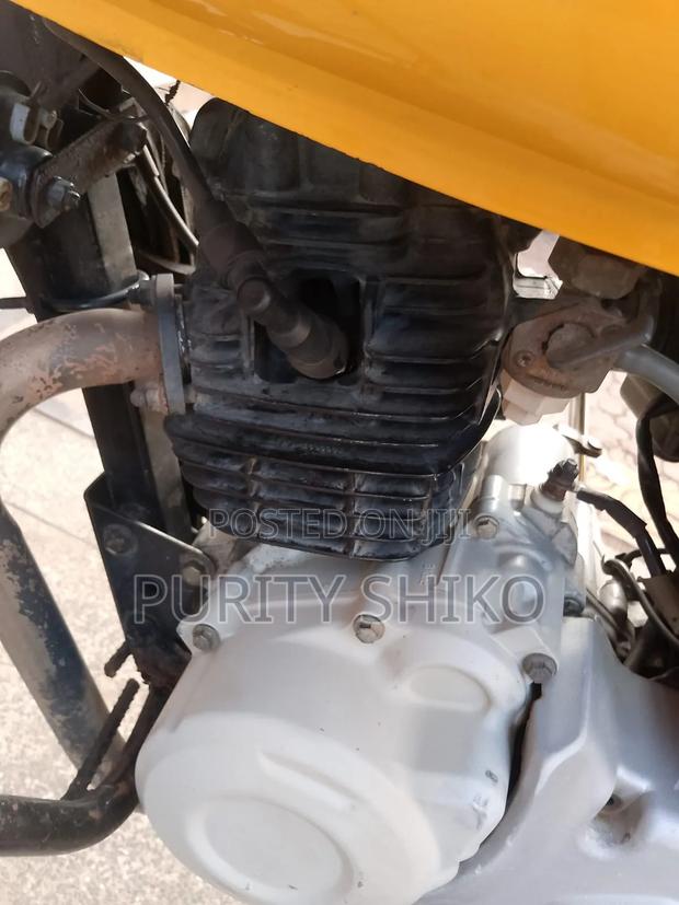 Bajaj Boxer 125 2024 Yellow - thumbnail 3