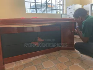 Executive Director's Mahogany Office Desk 2 Mtrs