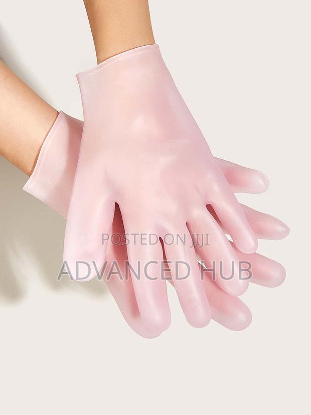 Silicone Moisturizing Gloves - thumbnail 3