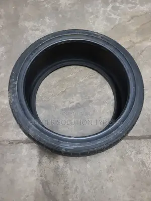 245 /35 R19 Kumho Tires 93y Xl Escta SPT