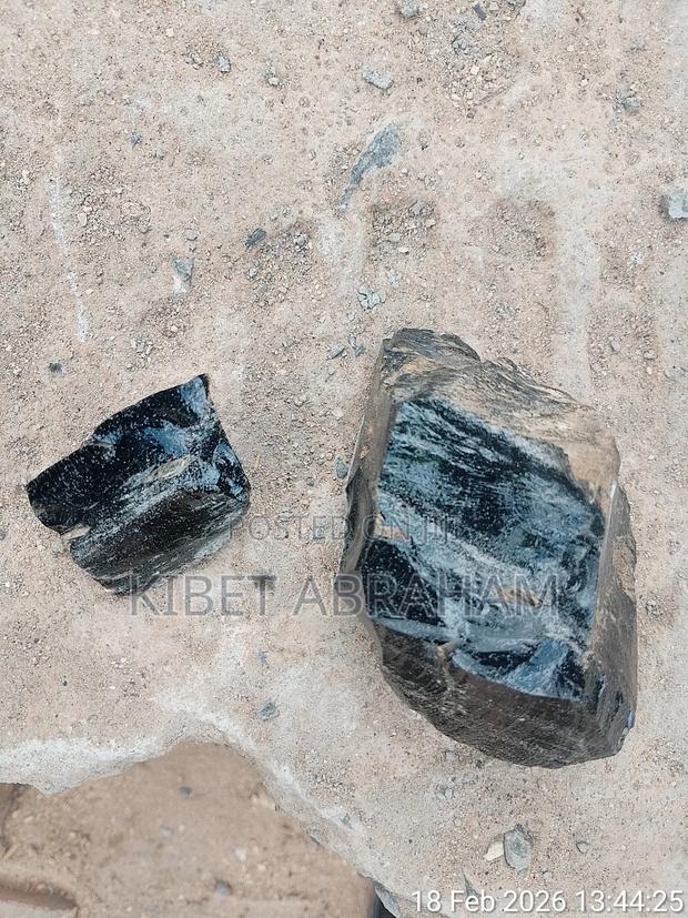 Black Spinel Gemstone - main view