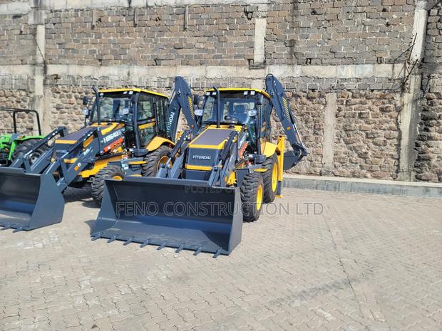 Hyundai Backhoe Loader - thumbnail 4