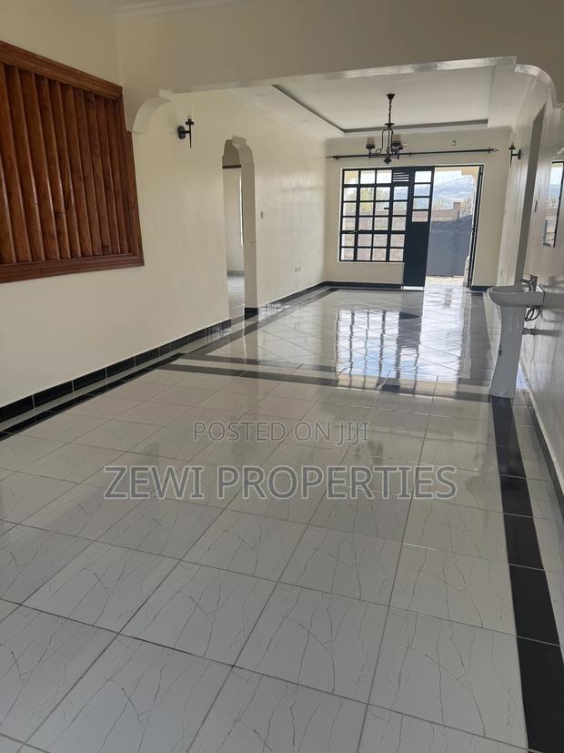 3bdrm Bungalow in Kibiku for sale - thumbnail 15