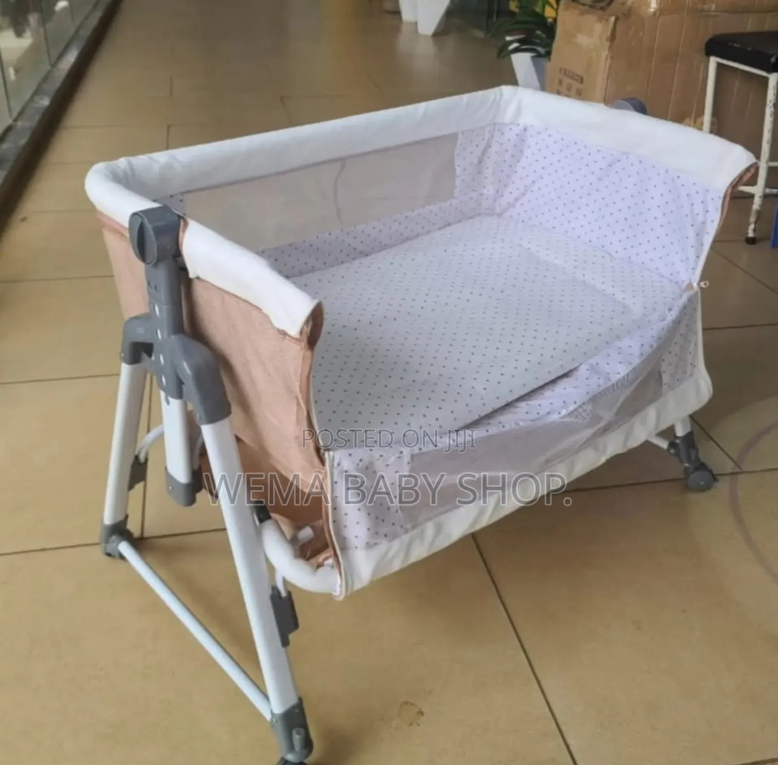 Baby Co Sleeper/Bedside Crib With Rocking System
