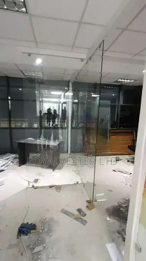 Frameless Glass Partitioning