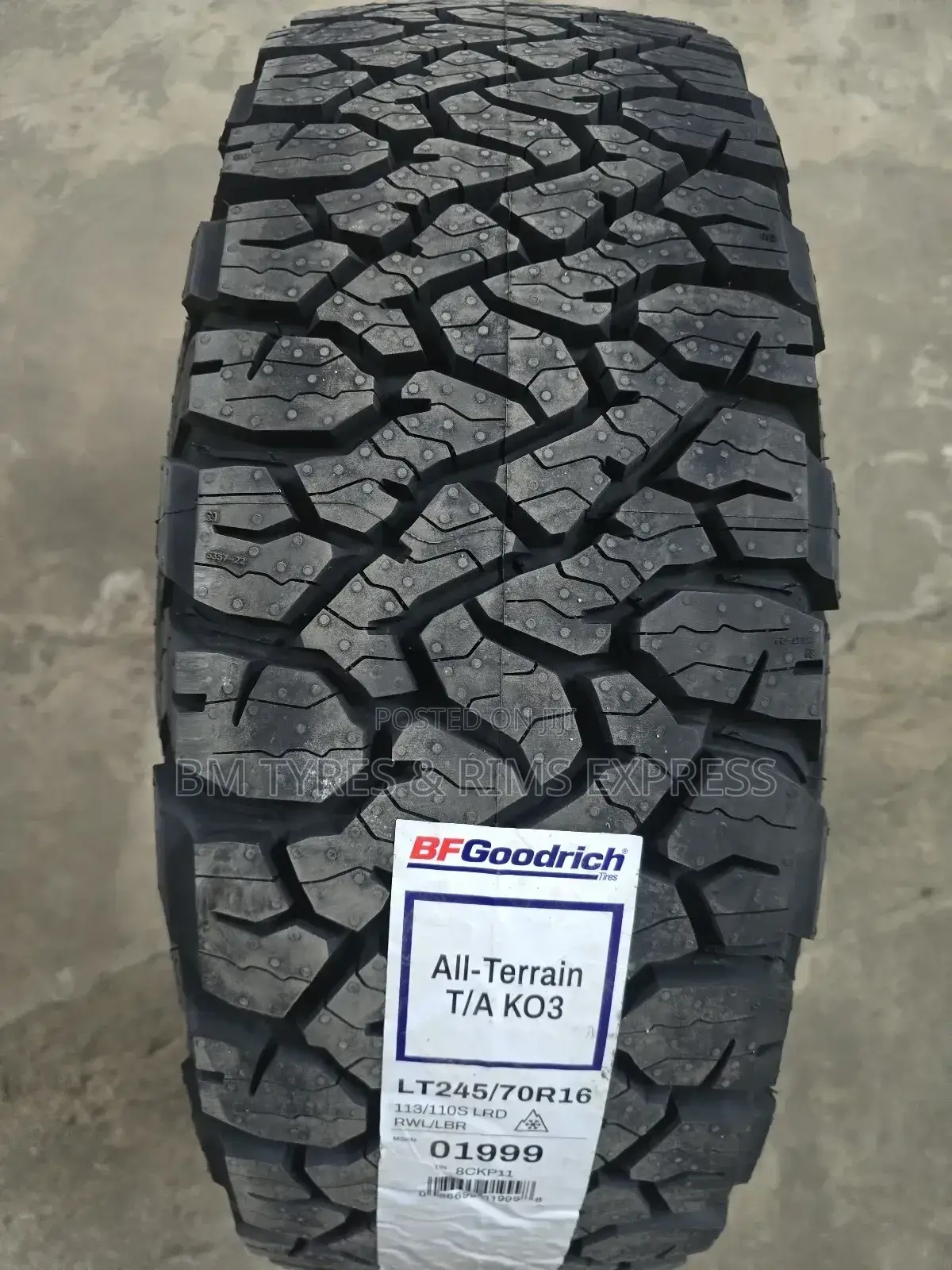 245 /70 R16 Bf Goodrich (All Terrein) T/a . Thailand.