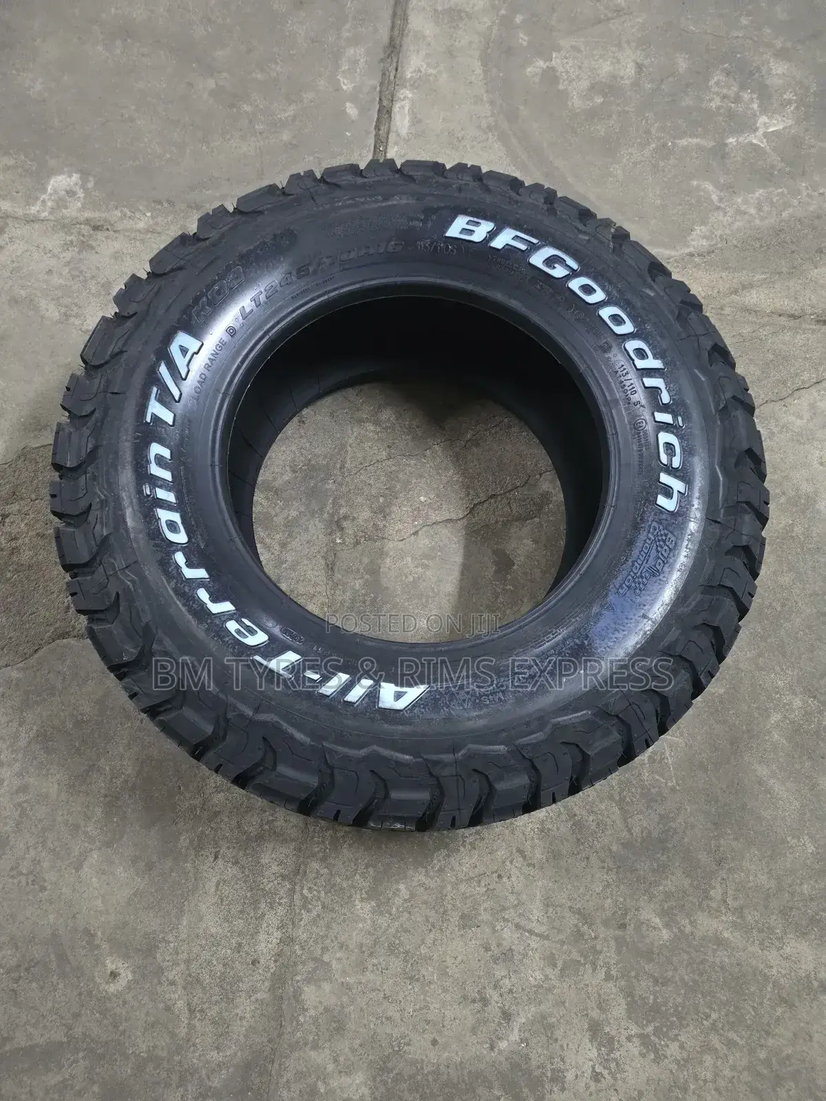245 /70 R16 Bf Goodrich (All Terrein) T/a . Thailand.