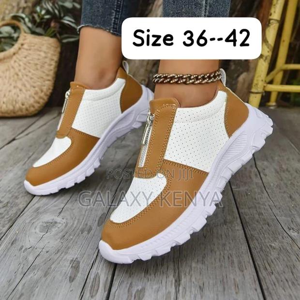 Classic Sneakers - thumbnail 3