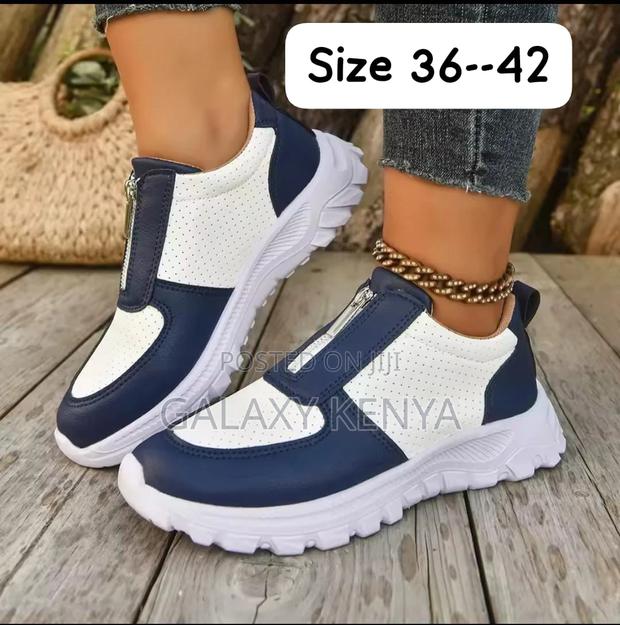 Classic Sneakers - thumbnail 6