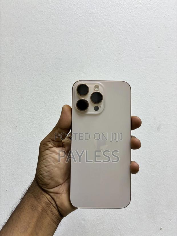 Apple iPhone 16 Pro Max 1 TB Gold - main view