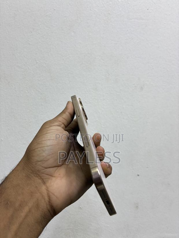 Apple iPhone 16 Pro Max 1 TB Gold - thumbnail 2