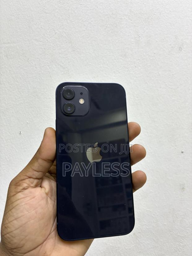 Apple iPhone 12 64 GB Black - main view