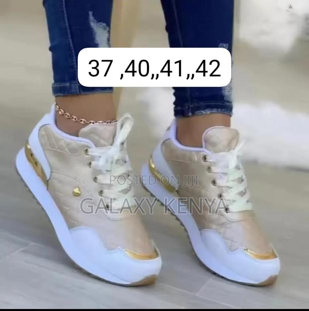 Classic Sneakers - thumbnail 3