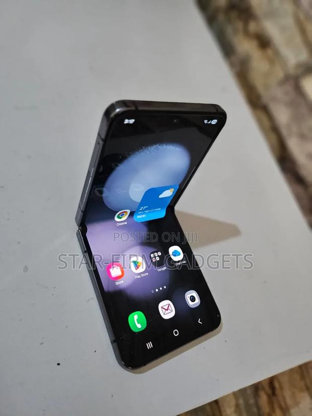 Samsung Galaxy Z Flip 5 256 GB Black - thumbnail 2