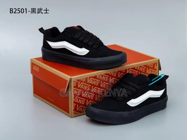 Knuskool Vans - thumbnail 2