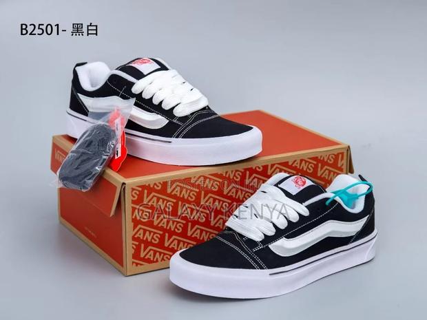 Knuskool Vans - thumbnail 4