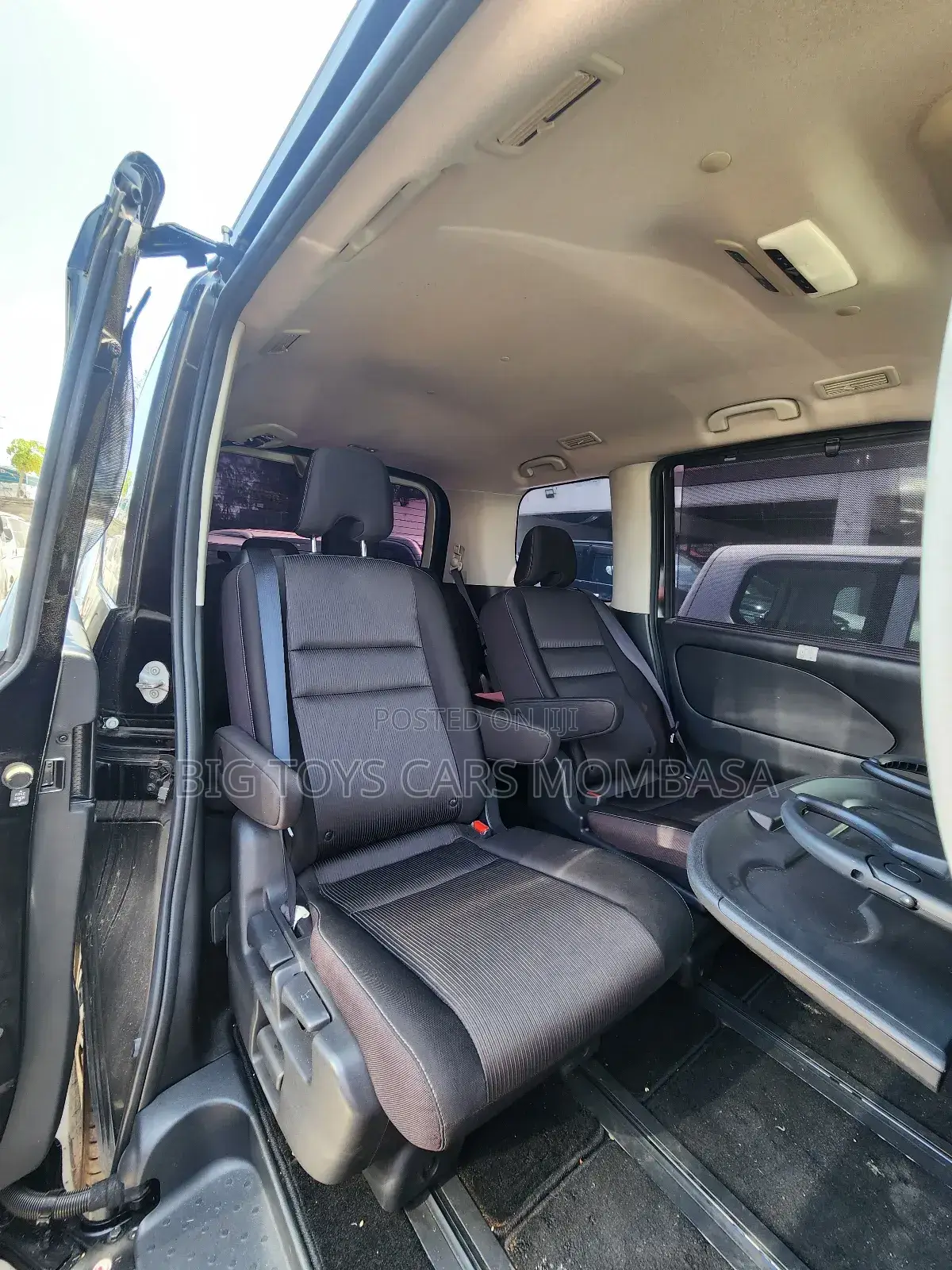 Nissan Serena 2018 Black