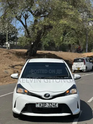 Toyota Vitz 2017 White