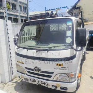 Toyota Dyna 2015 White