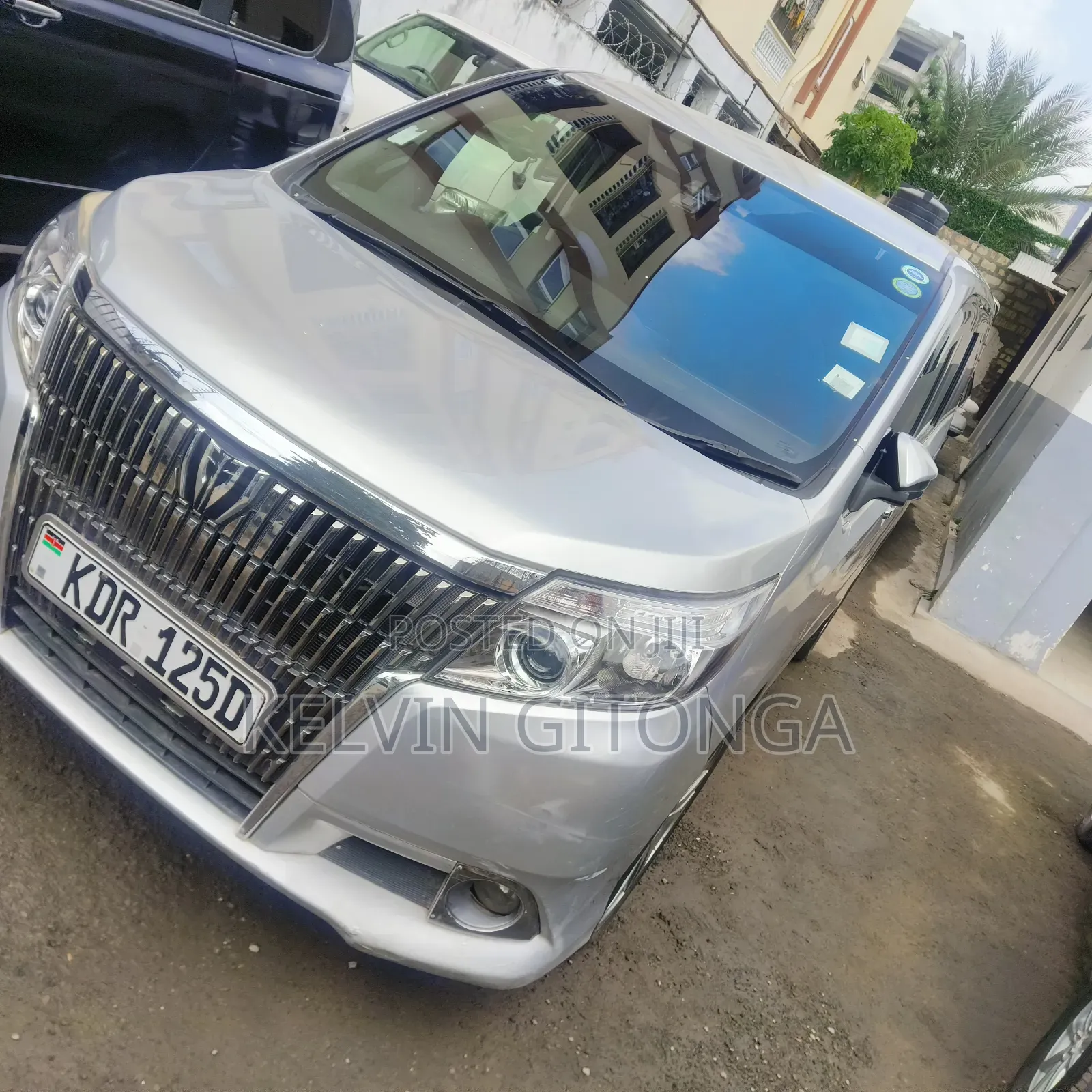 Toyota Esquire 2017 Silver